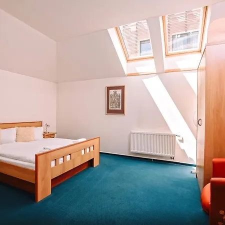 K-triumf Otel 3*